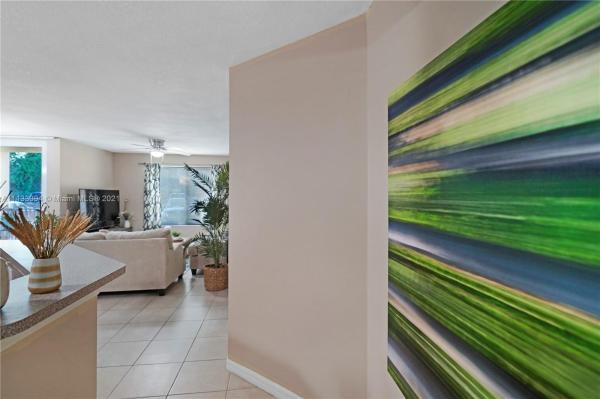Mirabella Villas, 1107 Villa Ln, Boynton Beach, Florida 33435, image 2