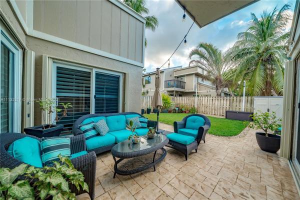 Lago West, 605 NW 132nd Ter, Plantation, Florida 33325, image 2