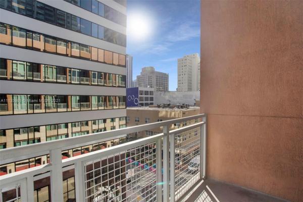 Vizcayne South, 253 NE 2nd St #425, Miami, Florida 33132, image 2