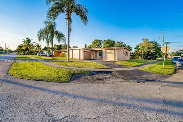 Sunrise Golf Village, 6601 NW 26th St, Sunrise, Florida 33313, image 2