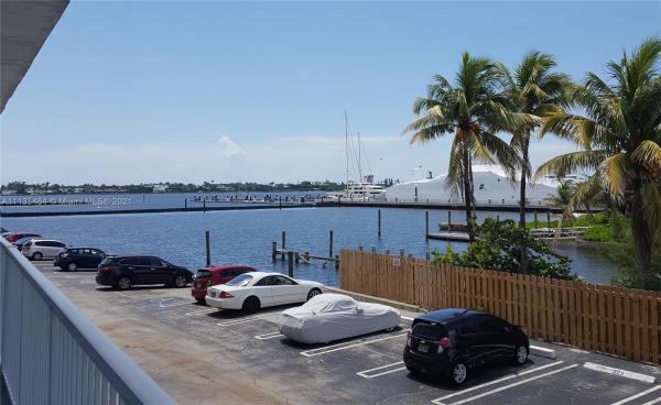 Regency Surf & Racquet Club, 4500 N Flagler Dr #D8, West Palm Beach, Florida 33407, image 2