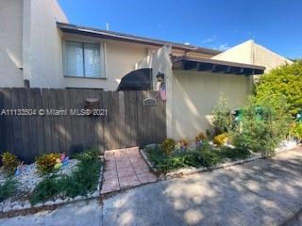 Snapper Creek Townhouses, 6980 SW 110th Pl 0, Kendall, Florida 33173, image 2