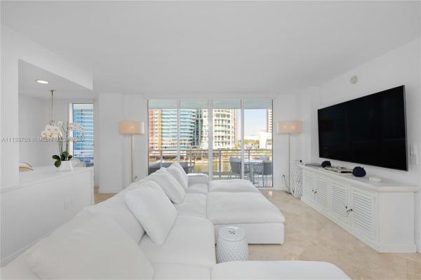 Carbonell, 901 Brickell Key Blvd #605, Miami, Florida 33131, image 1