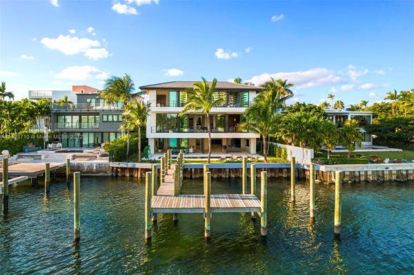 Fairhaven, 1800 S Bayshore Ln, Miami, Florida 33133, image 1