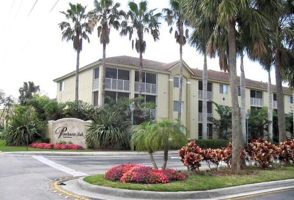Pinehurst Club, 410 S Park Rd #1-207, Hollywood, Florida 33021, image 1