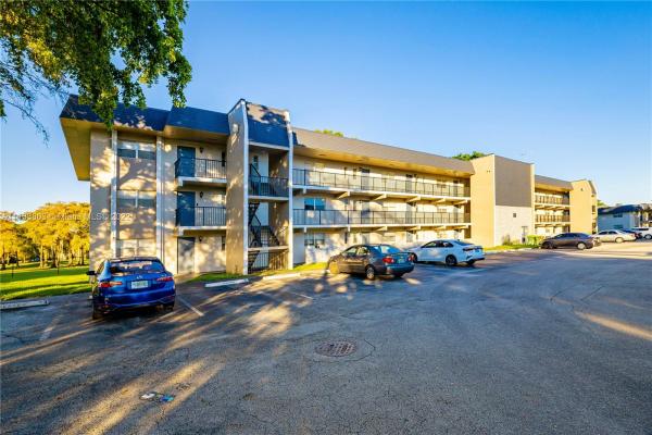 Versailles Gardens, 7911 Colony Cir N #305, Tamarac, Florida 33321, image 1