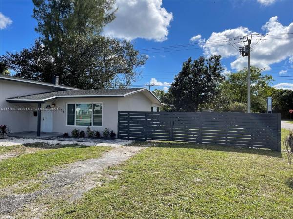 Mansionette Homes, 1300 NE 205th Ter, Ives Estates, Florida 33179, image 2