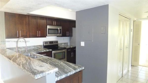 Le Club At Old Cutler, 8620 SW 212th St #303, Cutler Bay, Florida 33189, image 2