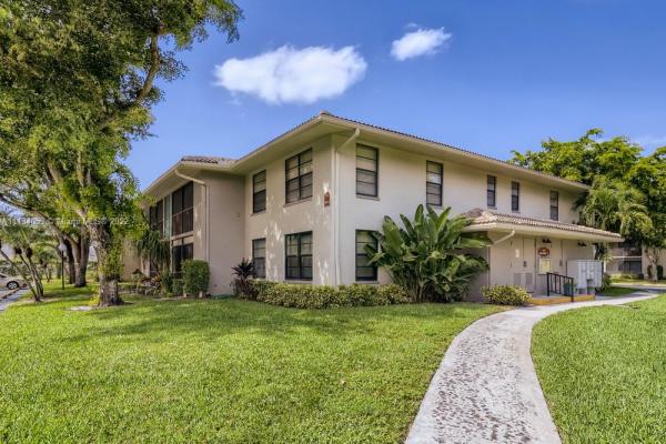 Bent Tree Gardens West, 9815 Pineapple Tree Dr #105, Boynton Beach, Florida 33436, image 2