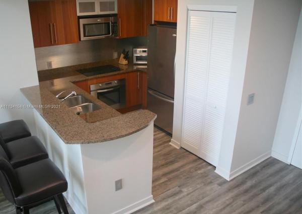 Met 1, 300 S Biscayne Blvd #L-808, Miami, Florida 33131, image 2