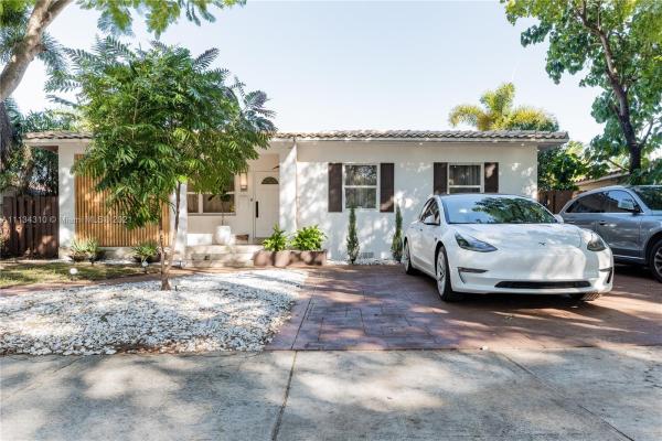Hollywood Lakes, 1519 Washington St, Hollywood, Florida 33020, image 2