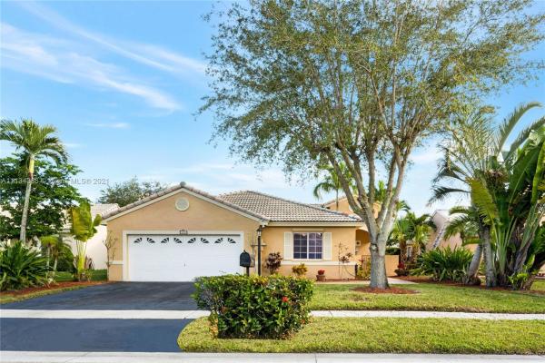 Chapel Oaks, 421 NW 190th Ave, Pembroke Pines, Florida 33029, image 1