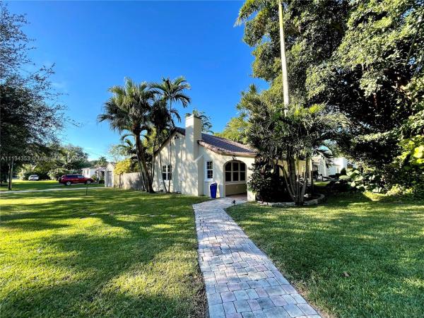 El Jardin, 8670 NE 1st Ave, El Portal, Florida 33138, image 1