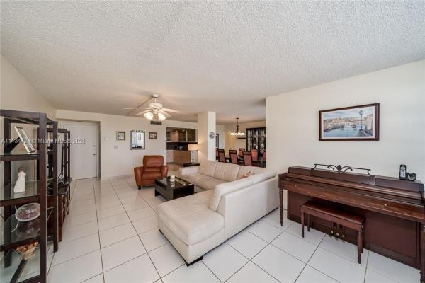 Trafalgar Towers, 1400 S Ocean Dr #202, Hollywood, Florida 33019, image 2