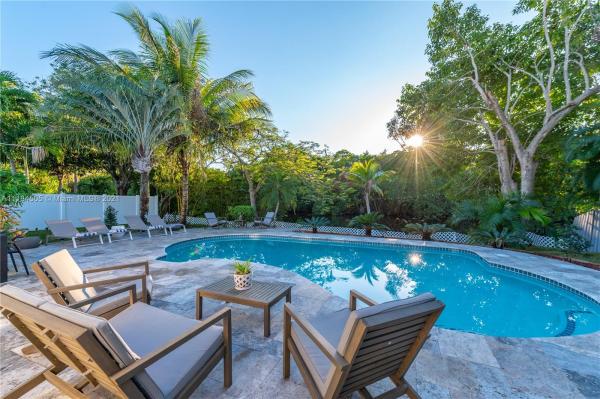 Boniello Villas, 2525 NW 9th Ter, Wilton Manors, Florida 33311, image 2