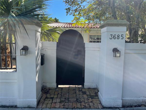 East Shenandoah, 3685 SW 1st Ave, Miami, Florida 33145, image 2