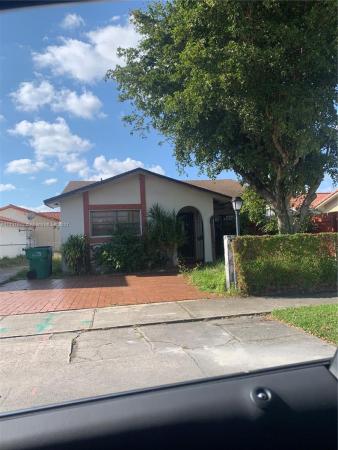 Delaurentis, 160 SW 98th Ct, Fountainebleau, Florida 33174, image 2