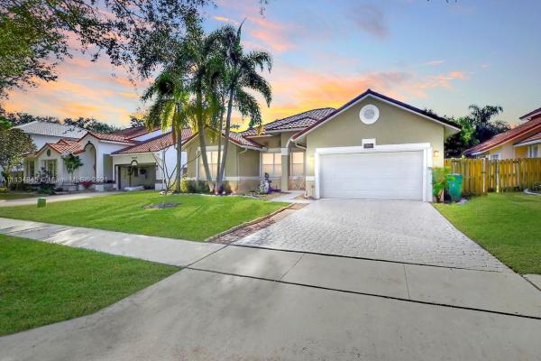 Ambassador Pointe, 10644 Edinburgh St, Cooper City, Florida 33026, image 2