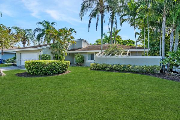 Sabal Chase, 11121 SW 110th Rd, Kendall, Florida 33176, image 2