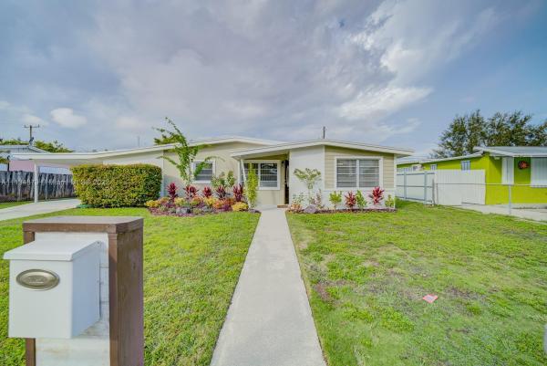 Benson Manor, 10501 SW 201st Ter, Cutler Bay, Florida 33189, image 2