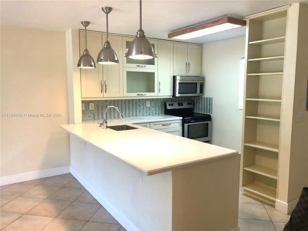 Village Of Kings Creek, 7707 Camino Real #B-205, Glenvar Heights, Florida 33143, image 2
