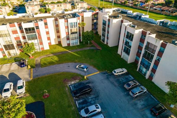 Versailles Gardens, 9401 SW 4th St #108, Fountainebleau, Florida 33174, image 2
