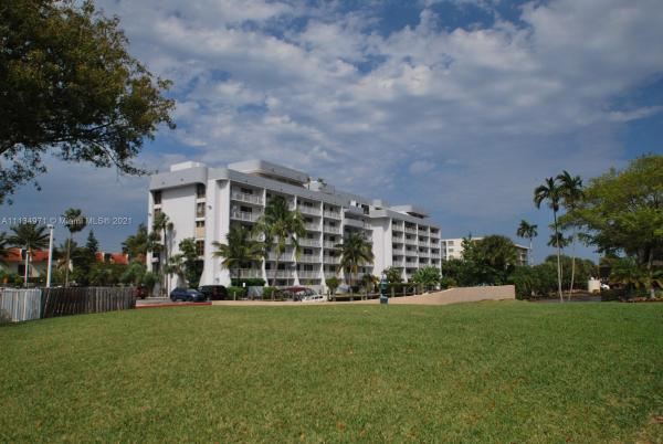 1650 NE 115th St #206, Unincorporated Dade County, Florida 33181, image 2