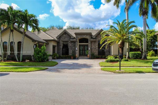 Versailles At Wellington, 10598 Versailles Blvd, Wellington, Florida 33449, image 2