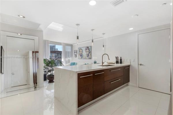 Icon Brickell Tower 1, 475 Brickell Ave #3813, Miami, Florida 33131, image 2