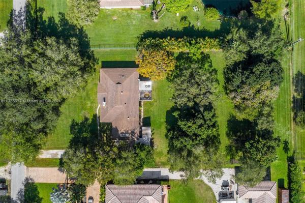 Paradise Farms, 3000 SW 137th Ter, Davie, Florida 33330, image 1