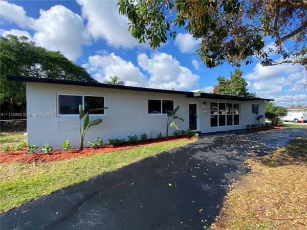 Whispering Pines Estates, 19300 Whispering Pines Rd, Cutler Bay, Florida 33157, image 2