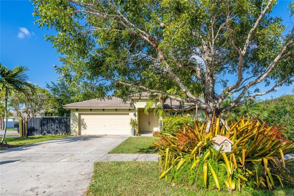 18985 SW 307th St, Unincorporated Dade County, Florida 33030, image 2