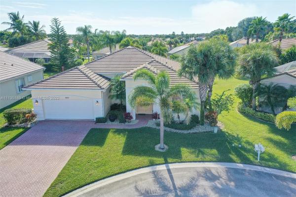 605 SW Chesapeake Ct, Florida 34986, image 2