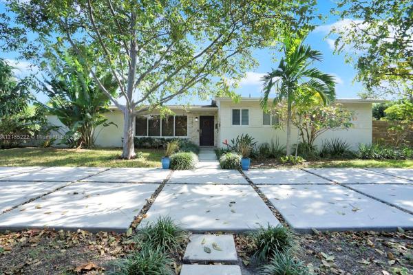 Kendalwood Estates, 11811 SW 82nd Rd, Kendall, Florida 33156, image 2