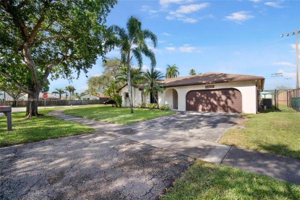 Flamingo Gardens, 11697 SW 50th St, Cooper City, Florida 33330, image 2