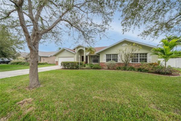 Live Oaks, 14677 SW 139th Pl, Country Walk, Florida 33186, image 2