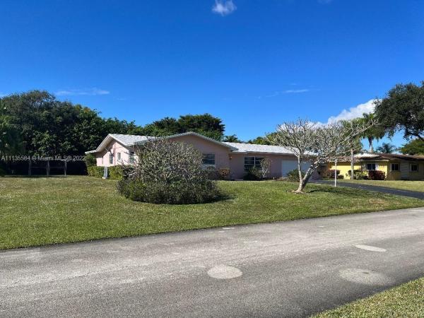 Pine Shore, 12600 SW 108th Ave, Kendall, Florida 33176, image 2
