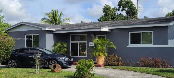 Bell Gardens, 19435 NW 23rd Ave, Miami Gardens, Florida 33056, image 2