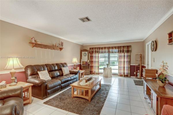 Greentree Villas, 4672 Robinwood Cir #B, Boynton Beach, Florida 33436, image 2