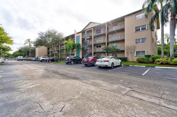 Buckingham At Century Village, 12600 SW 5th Ct #413L, Pembroke Pines, Florida 33027, image 1