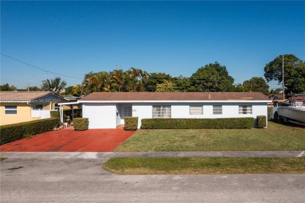 Fontainebleau Gardens, 8025 SW 11th St, Westchester, Florida 33144, image 2
