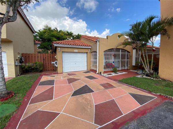 Galloway Lakes, 167 NW 85th Ct, Fountainebleau, Florida 33126, image 1