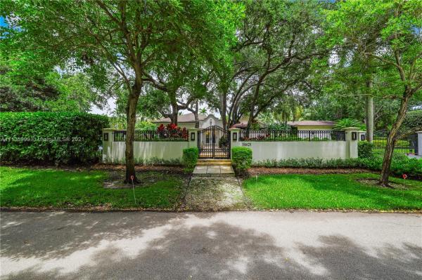 Oakridge Estates, 11601 SW 69th Ave, Pinecrest, Florida 33156, image 2
