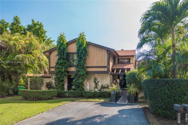 Woodgate West, 7119 SW 128th Ct, Kendale Lakes, Florida 33183, image 2