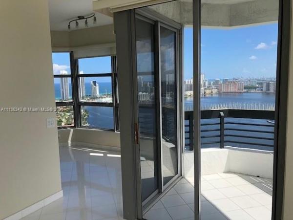 Mystic Pointe Tower 400, 3500 Mystic Pointe Dr #PH-1, Aventura, Florida 33180, image 2
