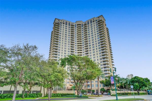 Turnberry On The Green, 19501 W Country Club Dr #1606, Aventura, Florida 33180, image 2