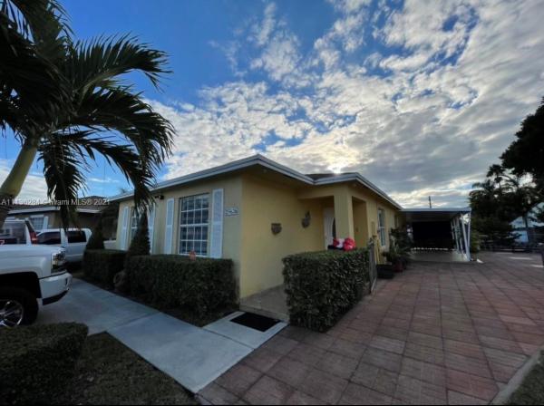 Princetonian Villas, 25626 SW 125th Pl, Princeton, Florida 33032, image 2