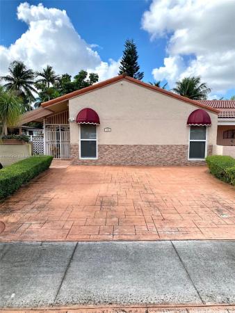 Homes Of Versailles, 108 SW 96th Ct #A, Fountainebleau, Florida 33174, image 2