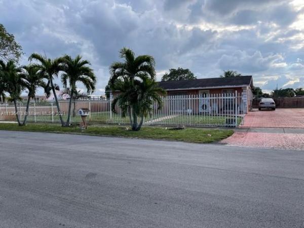 Carol City Gardens, 4390 NW 207th Dr, Miami Gardens, Florida 33055, image 2