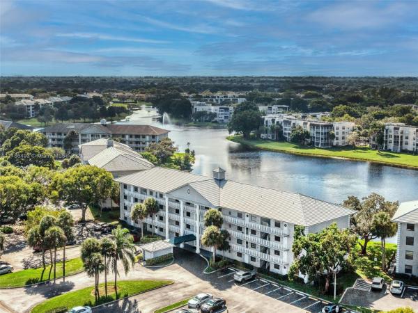 Whitehall Of Pine Island Ridge, 1528 E Whitehall Dr #305, Davie, Florida 33324, image 2